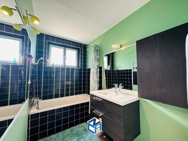 Maison T7 avec sous-sol complet et beau terrain