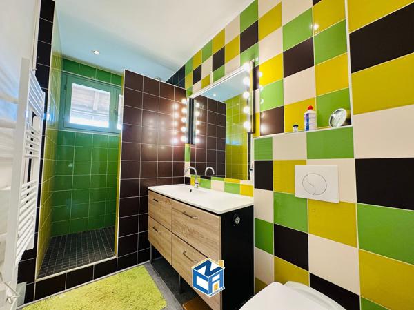 Maison T7 avec sous-sol complet et beau terrain