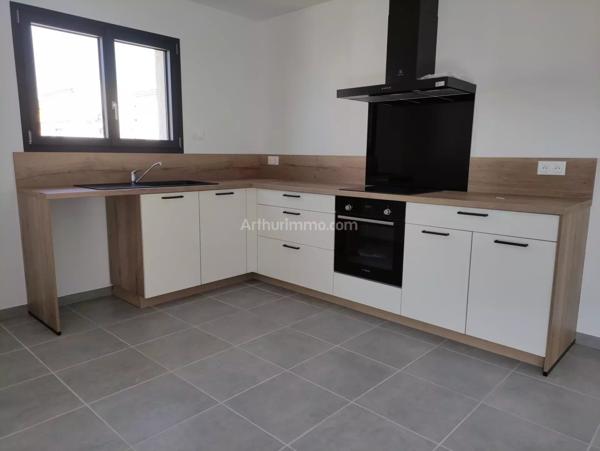 Location Appartement 4 pièces 88 m2 à Pierrevert