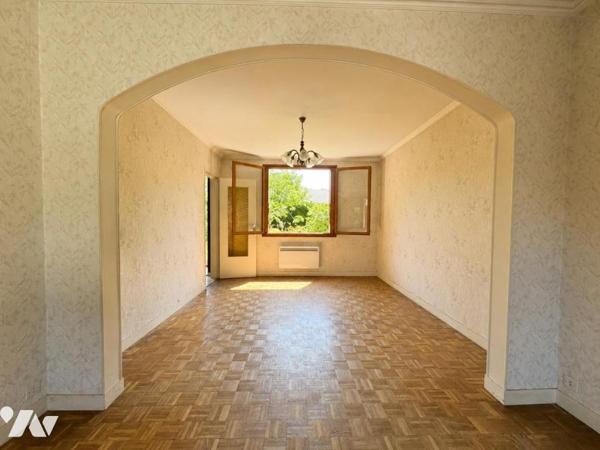 Maison de 3/4 pièces avec garage dans quartier résidentiel