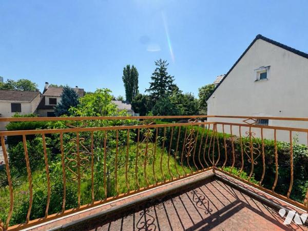 Maison de 3/4 pièces avec garage dans quartier résidentiel
