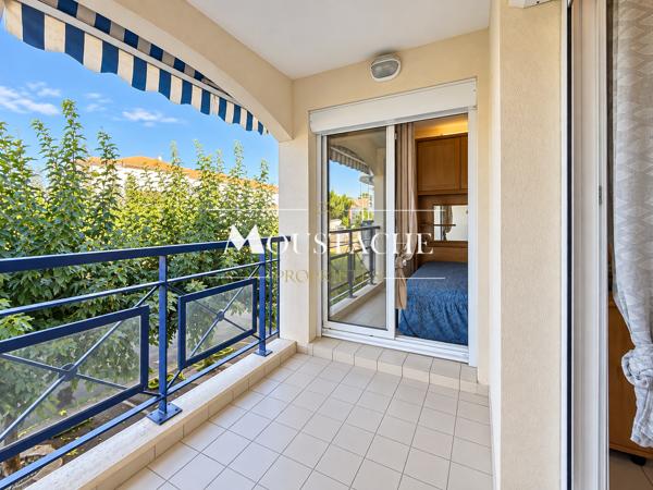 APPARTEMENT DE STANDING AVEC PISCINE - 150M PLAGE DE ROYAN PONTAILLAC -