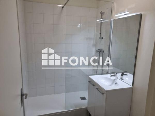 Location Appartement 3 pièces 62.96 m² - 10 RUE BELLECORDIERE Lyon 69002