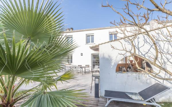 Maison à vendre    6 pièces • 185 m2 Saint-Sulpice-de-Royan