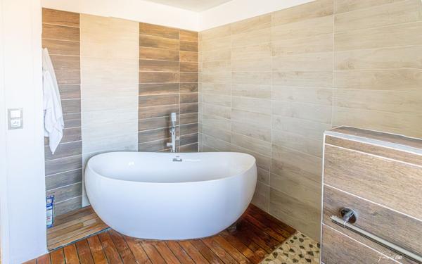 Maison à vendre    6 pièces • 185 m2 Saint-Sulpice-de-Royan