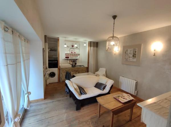 Belle demeure de 446 m² hab datant du 13ème et 17ème siécle avec nombreuses dépendances
