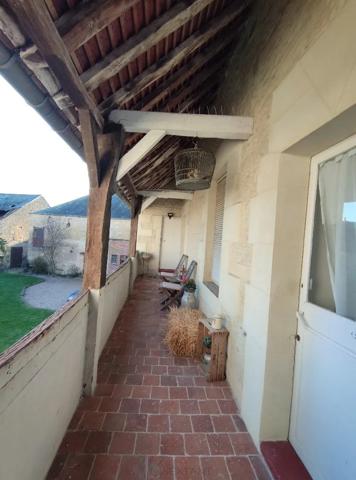 Belle demeure de 446 m² hab datant du 13ème et 17ème siécle avec nombreuses dépendances