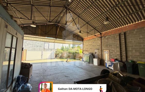 Maison avec studio et grand hangar   Plein centre de Salles