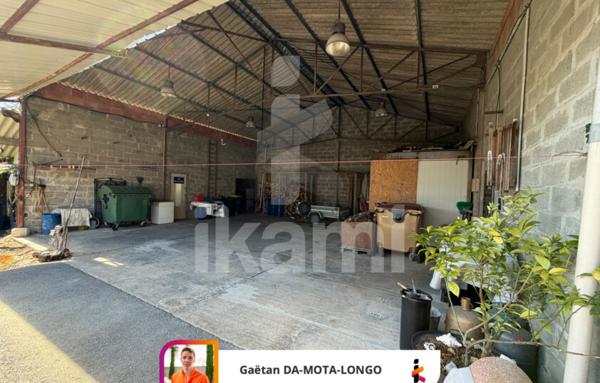 Maison avec studio et grand hangar   Plein centre de Salles