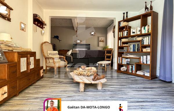 Maison avec studio et grand hangar   Plein centre de Salles