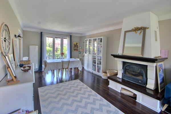 Maison 120 m² proche toutes commodités €479 000 ** - Référence 1037