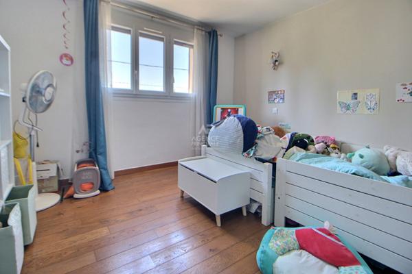 Maison 120 m² proche toutes commodités €479 000 ** - Référence 1037