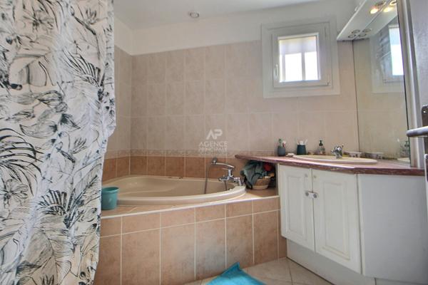 Maison 120 m² proche toutes commodités €479 000 ** - Référence 1037