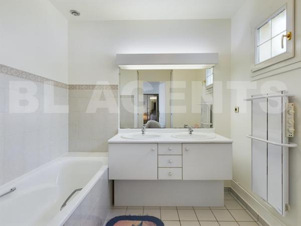 MAISON FAMILLIALE 6 PIECES 4 CHAMBRES