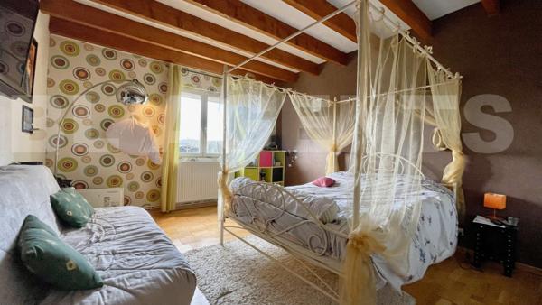 Propriété sur 2 hectares / 190 m² habitables / Box CHEVAUX et dépendances 300 m² / 5 min Autoroute A