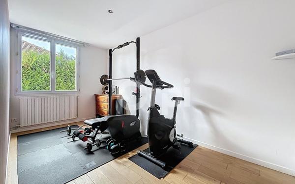 Maison à vendre    6 pièces •  Avilly-Saint-Léonard