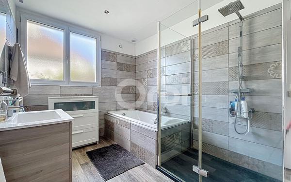 Maison à vendre    6 pièces •  Avilly-Saint-Léonard