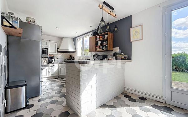 Maison à vendre    6 pièces •  Avilly-Saint-Léonard