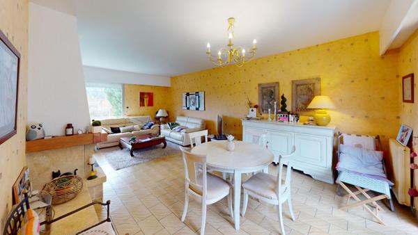 Maison de 165m² + sous-sol de 180m², le tout sur 1756m² avec piscine