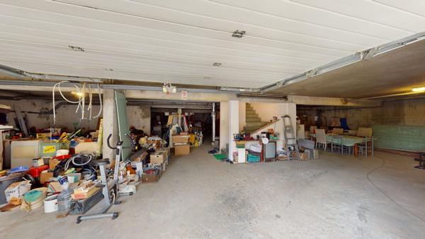 Maison de 165m² + sous-sol de 180m², le tout sur 1756m² avec piscine