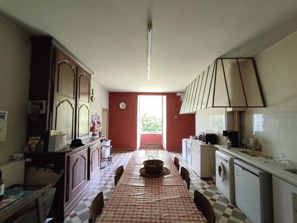 MANOIR DU 19°SIECLE DANS UN ECRIN DE VERDURE