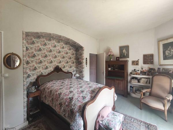 MANOIR DU 19°SIECLE DANS UN ECRIN DE VERDURE