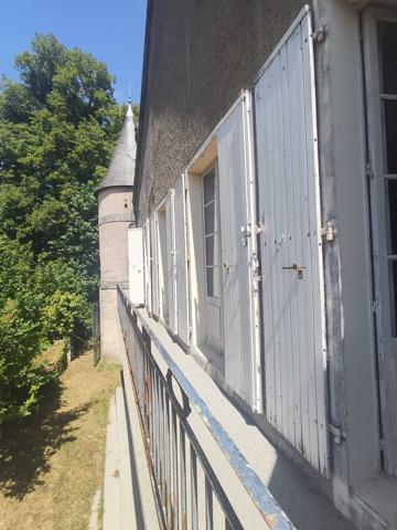 MANOIR DU 19°SIECLE DANS UN ECRIN DE VERDURE