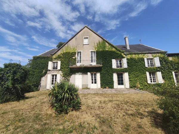 MANOIR DU 19°SIECLE DANS UN ECRIN DE VERDURE