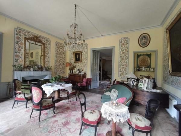 MANOIR DU 19°SIECLE DANS UN ECRIN DE VERDURE