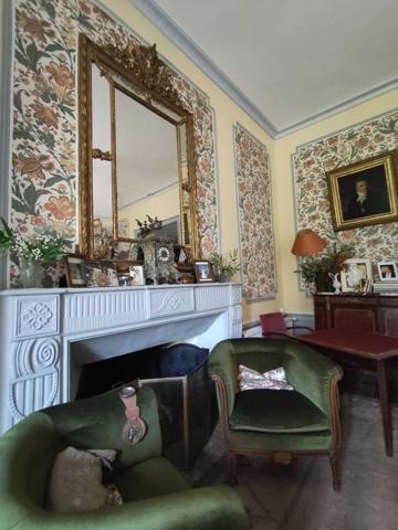 MANOIR DU 19°SIECLE DANS UN ECRIN DE VERDURE