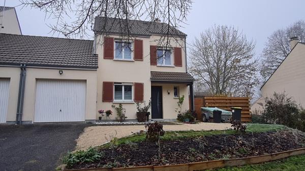 Maison 95 m², salon/séjour, 3 ch, salle d’eau, garage / terrain 456 m²