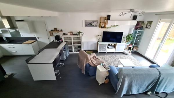 Maison 95 m², salon/séjour, 3 ch, salle d’eau, garage / terrain 456 m²