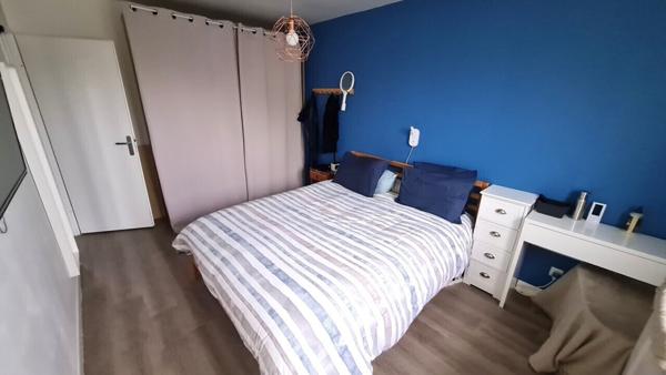 Maison 95 m², salon/séjour, 3 ch, salle d’eau, garage / terrain 456 m²