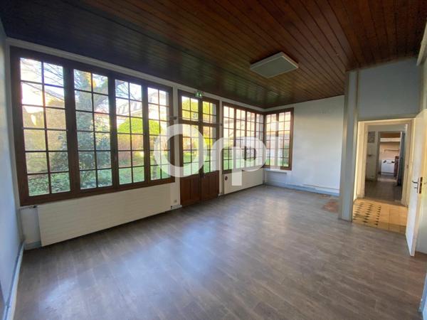 Maison à vendre    8 pièces • 230 m2 Senlis