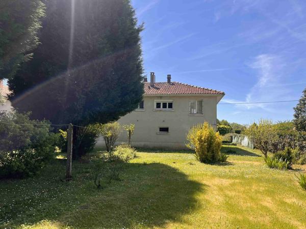 MAISON AVEC TERRAIN ATTENANT