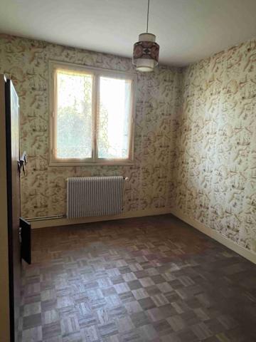 MAISON AVEC TERRAIN ATTENANT