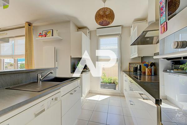 Appartement Rueil Malmaison 4 pièce(s) 86 m2 595 000 € **  - Référence  19929