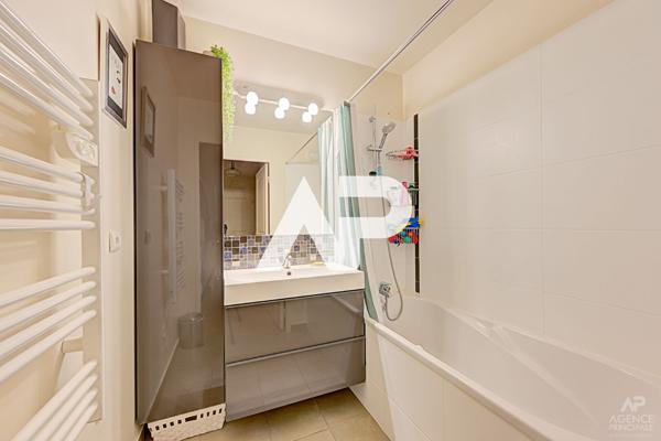 Appartement Rueil Malmaison 4 pièce(s) 86 m2 595 000 € **  - Référence  19929