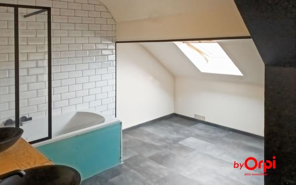 Maison à vendre    2 pièces •  Archignat