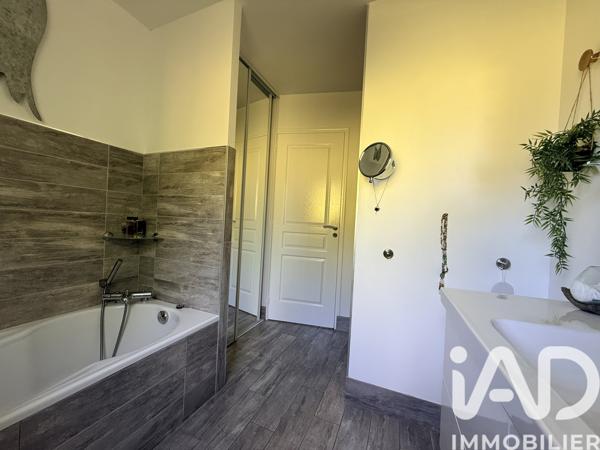 Maison à vendre 7 pièces 154 m² Les Loges-Marchis