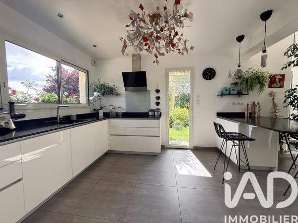 Maison à vendre 7 pièces 154 m² Les Loges-Marchis