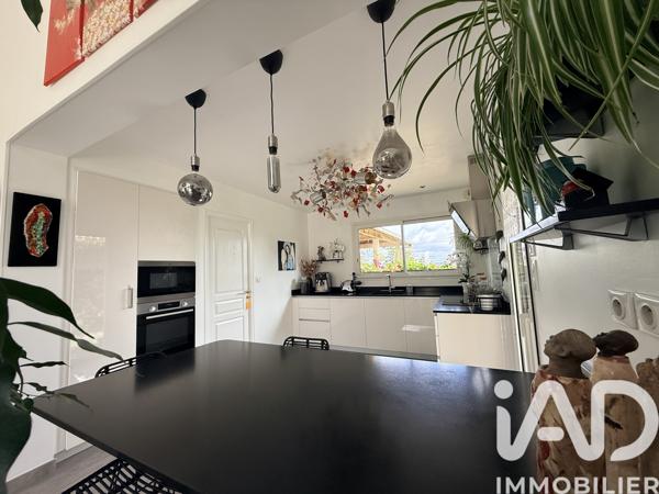 Maison à vendre 7 pièces 154 m² Les Loges-Marchis