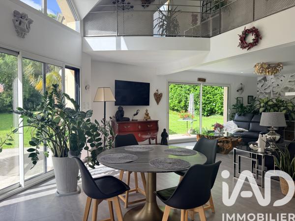 Maison à vendre 7 pièces 154 m² Les Loges-Marchis