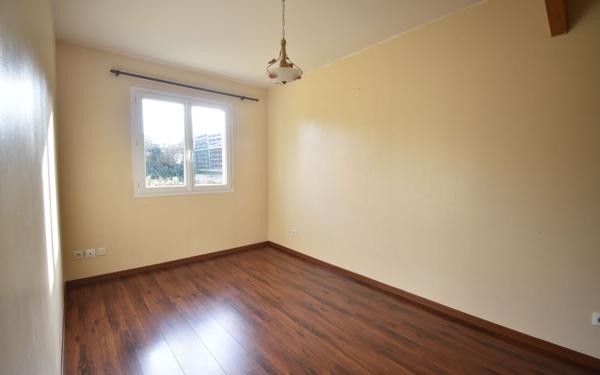 Maison à vendre    3 pièces •  Rignieux-le-Franc