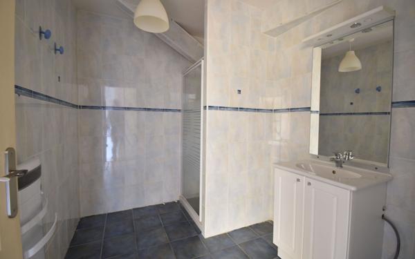 Maison à vendre    3 pièces •  Rignieux-le-Franc