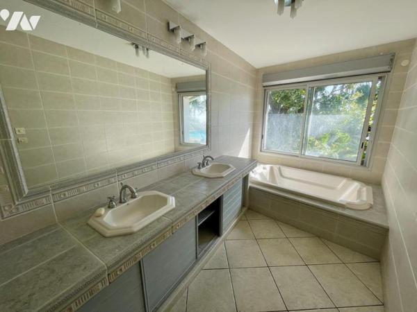 SAINT DENIS ST FRANCOIS VILLA PISCINE VUE