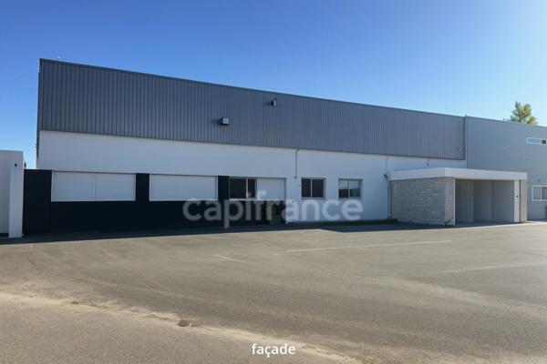 Local/bureau à vendre AUXERRE (89) de 1650 m2 Local polyvalent de 1650 m2 Potentiel exceptionnel.