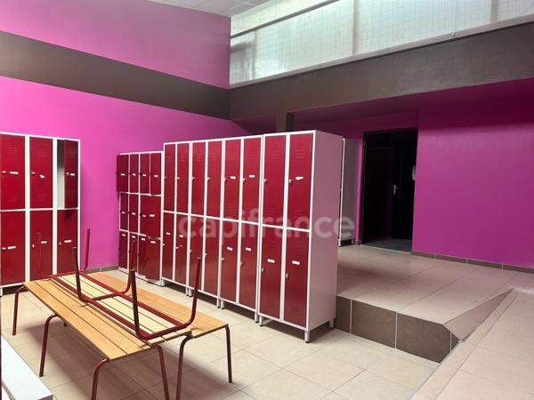 Local/bureau à vendre AUXERRE (89) de 1650 m2 Local polyvalent de 1650 m2 Potentiel exceptionnel.