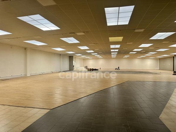 Local/bureau à vendre AUXERRE (89) de 1650 m2 Local polyvalent de 1650 m2 Potentiel exceptionnel.