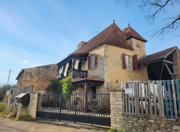 Maison ancienne - Sarlat-la-caneda Maison traditionnelle